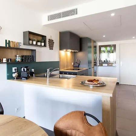 A7- 2 Bdr Sea & Mountain View - Ac, Parking, Pool & Terrace * Antibes