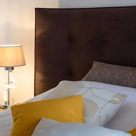 A7- 2 Bdr Sea & Mountain View - Ac, Parking, Pool & Terrace Apartment Antibes