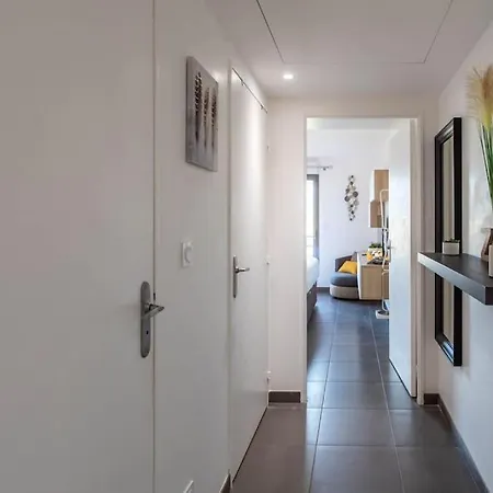 Apartment A7- 2 Bdr Sea & Mountain View - Ac, Parking, Pool & Terrace *