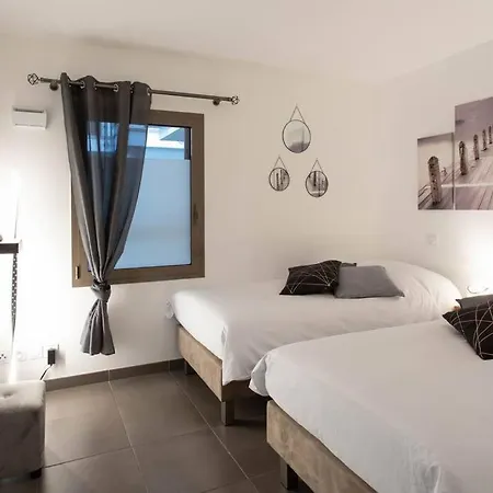 Apartment A7- 2 Bdr Sea & Mountain View - Ac, Parking, Pool & Terrace Antibes